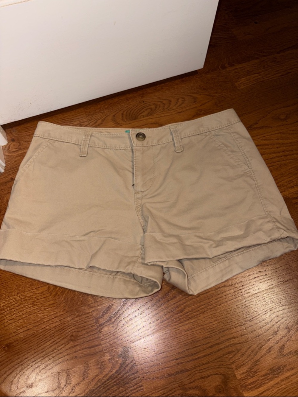 Women’s Roll-Cuff Bermuda Shorts in Beige